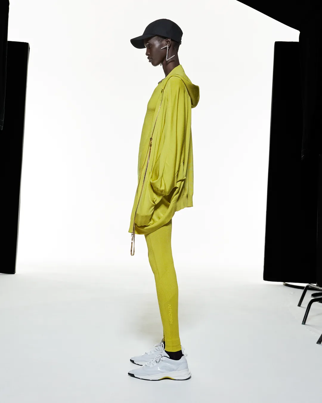 PRIME-LAYER HOODIE - YELLOW