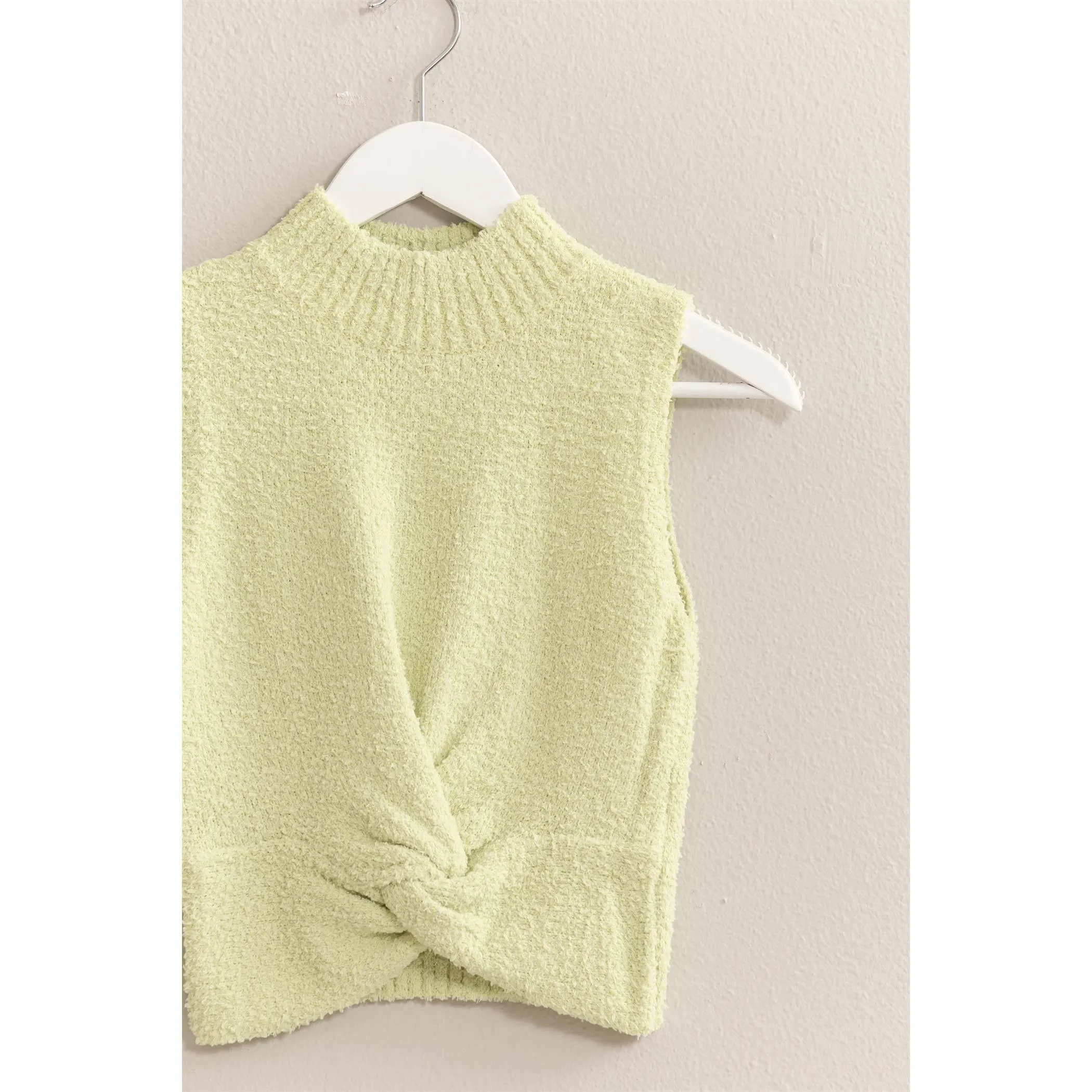 SLEEVELESS FUZZY KNIT TOP: CREAM